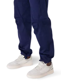 بنطال بقصة مريحة