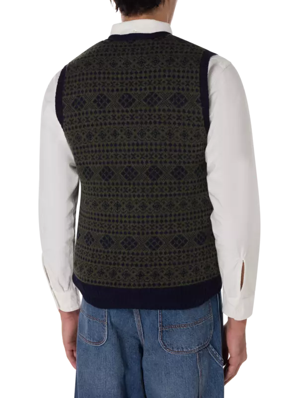 فيست محبوك بأزرار