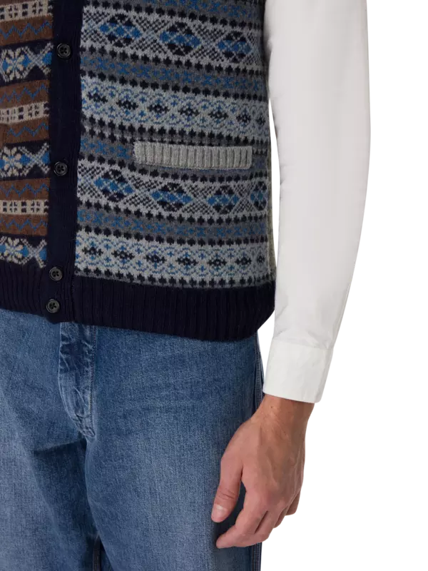 فيست محبوك بأزرار