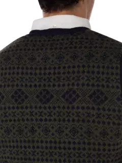 فيست محبوك بأزرار