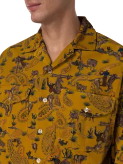 قميص بطبعة راعي البقر