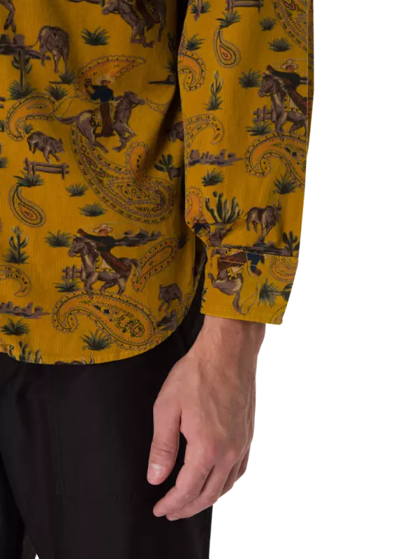 قميص بطبعة راعي البقر