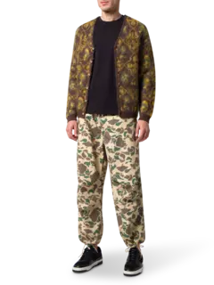 بنطال بتصميم عسكري