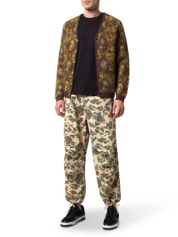 بنطال بتصميم عسكري