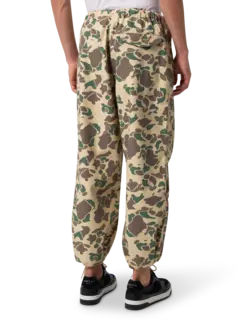 بنطال بتصميم عسكري