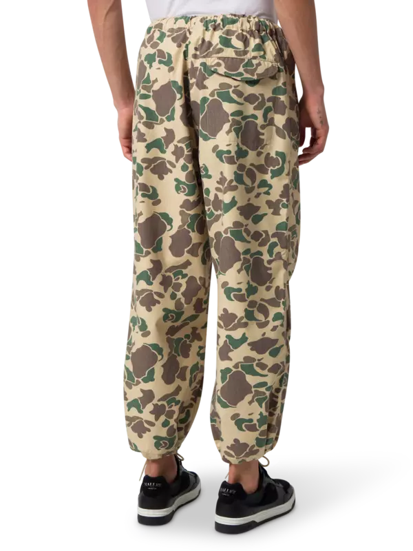 بنطال بتصميم عسكري