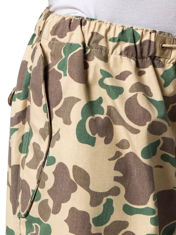 بنطال بتصميم عسكري