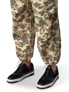 بنطال بتصميم عسكري