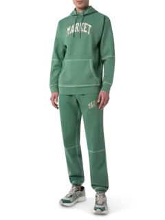 هودي مزين بغرز ثلاثية