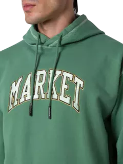 هودي مزين بغرز ثلاثية