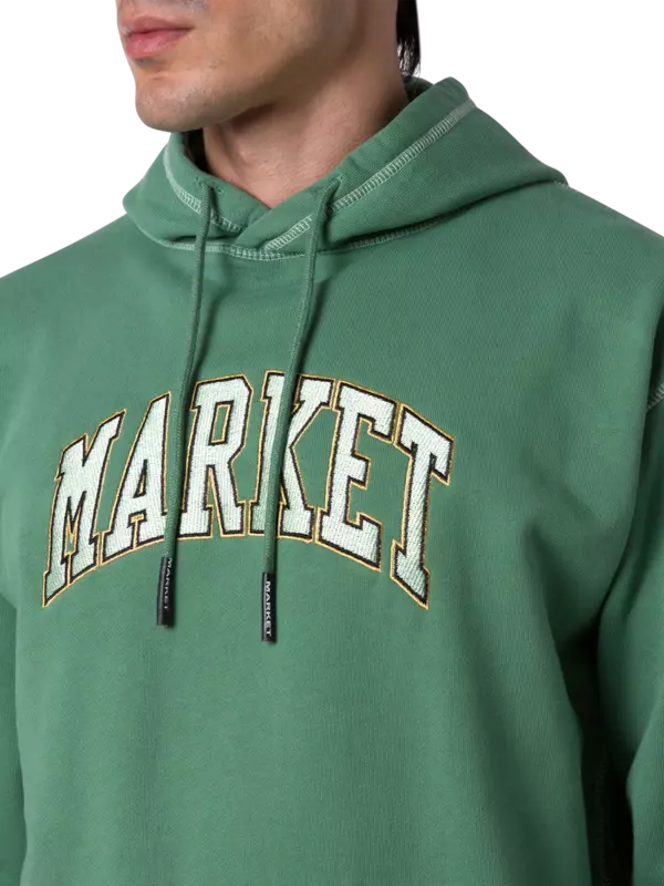 هودي مزين بغرز ثلاثية