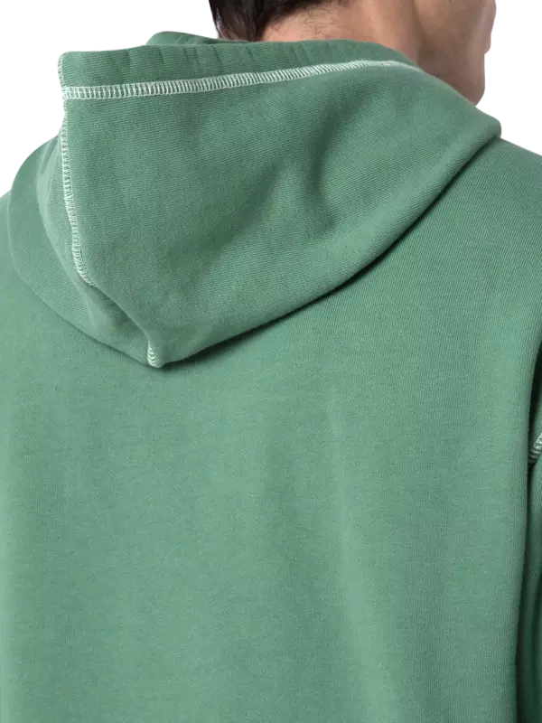 هودي مزين بغرز ثلاثية