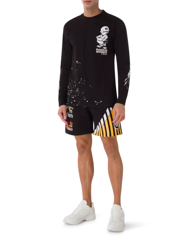 تيشيرت بأكمام طويلة ونقشة مربعات