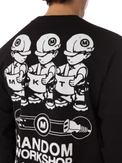 تيشيرت بأكمام طويلة ونقشة مربعات