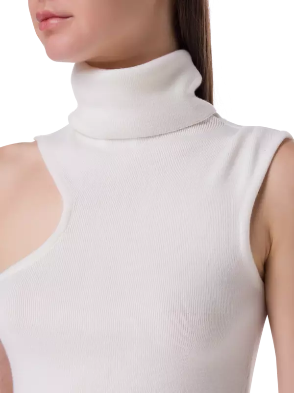 بلوزة ميليتا