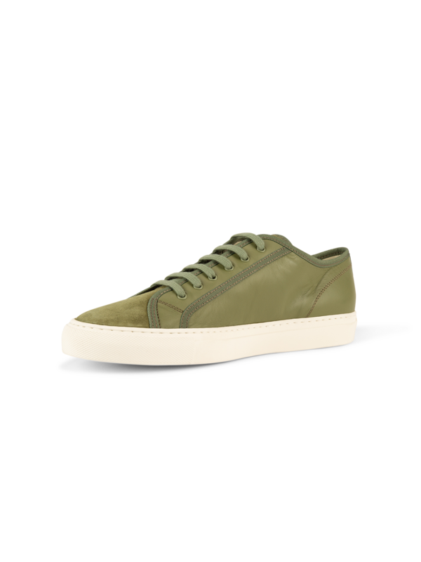 TOURNAMENT LOW TOP SNEAKER