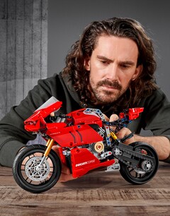 /original/42107-LEGO_00_11.jpg_convert-240x320