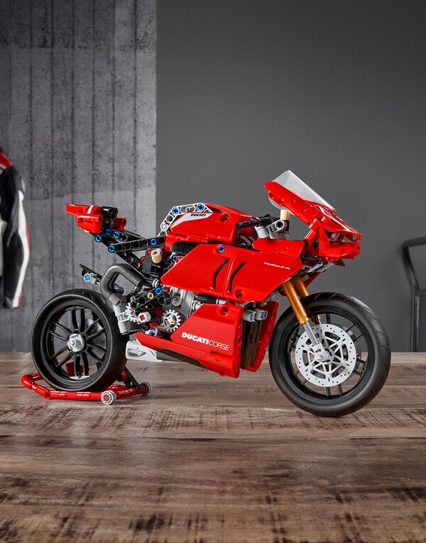 /original/42107-LEGO_00_3.jpg_convert-600x800