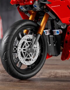 /original/42107-LEGO_00_7.jpg_convert-240x320