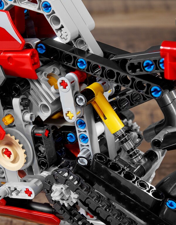 /original/42107-LEGO_00_9.jpg_convert-600x800