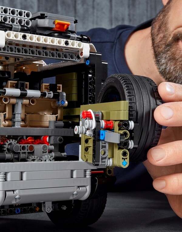 /original/42110-LEGO_00_9.jpg_convert-600x800