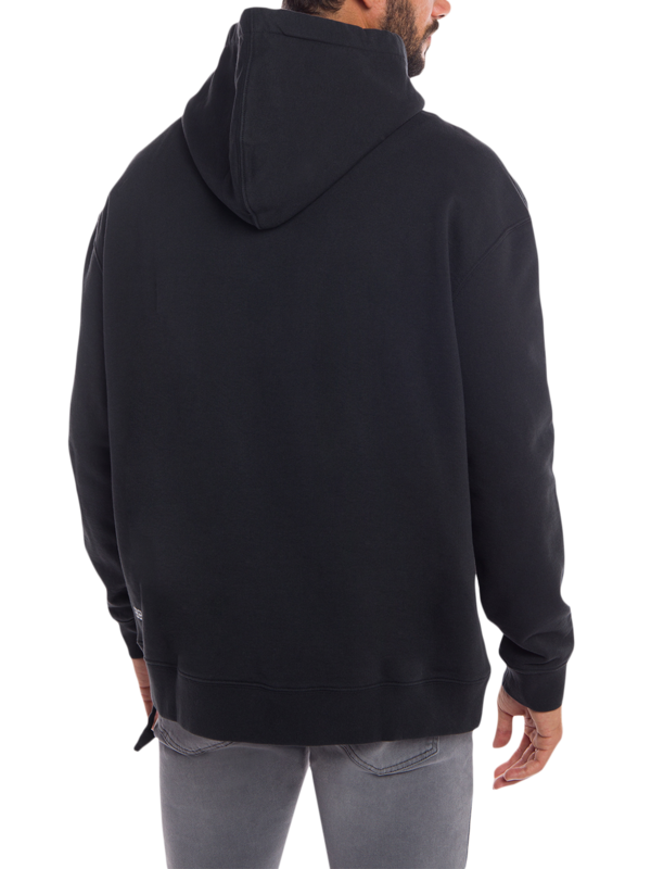Black sweatshirt