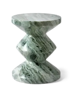 مقعد رخامي بتصميم متعرج