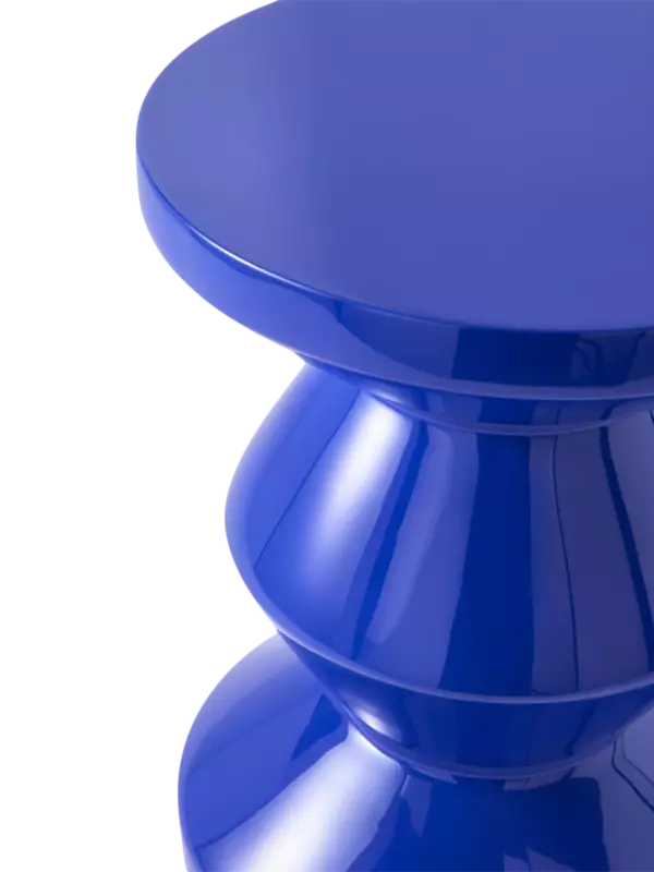 كرسي بتصميم متعرج