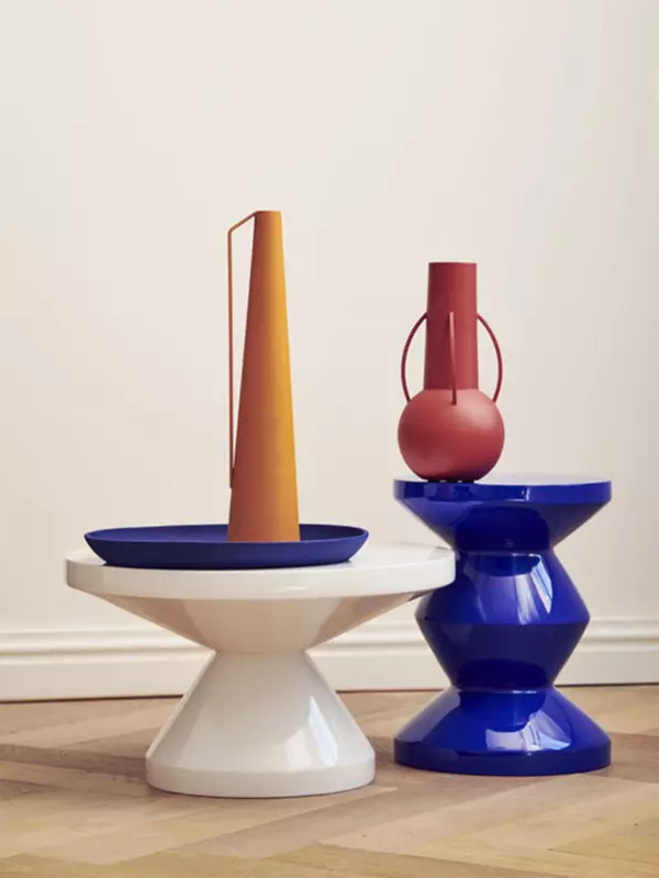 كرسي بتصميم متعرج