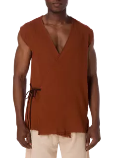 بلوزة تاتيش بدون أكمام