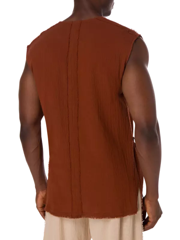 بلوزة تاتيش بدون أكمام