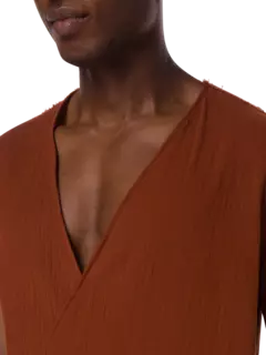 بلوزة تاتيش بدون أكمام