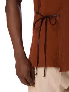 بلوزة تاتيش بدون أكمام