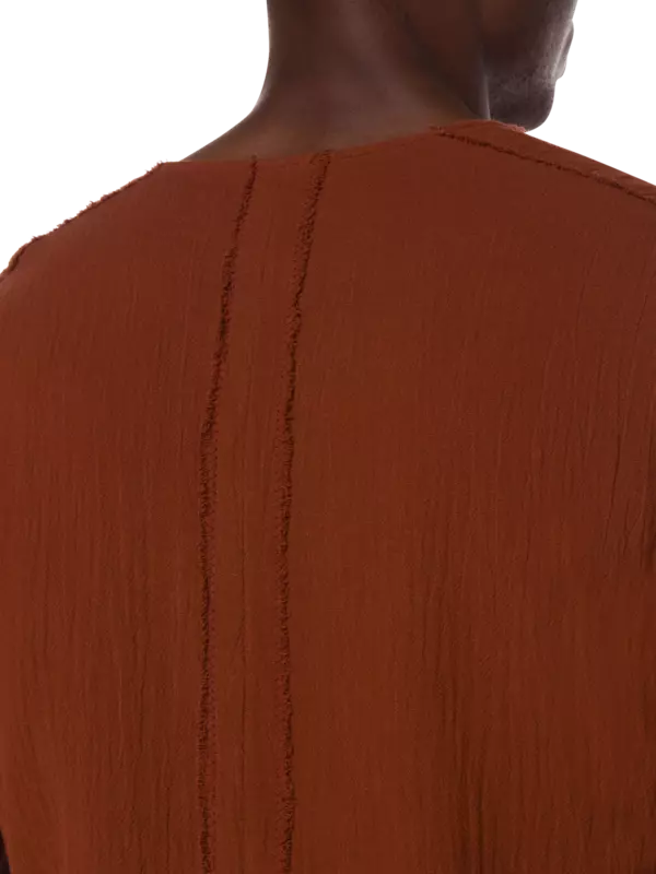 بلوزة تاتيش بدون أكمام