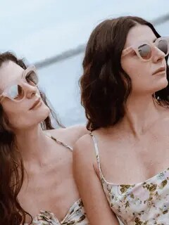 نظارة لويزا بيكاريا الشمسية