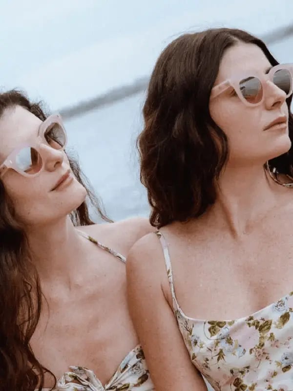 نظارة لويزا بيكاريا الشمسية