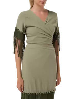 بلوزة أمارو بتصميم ملتف