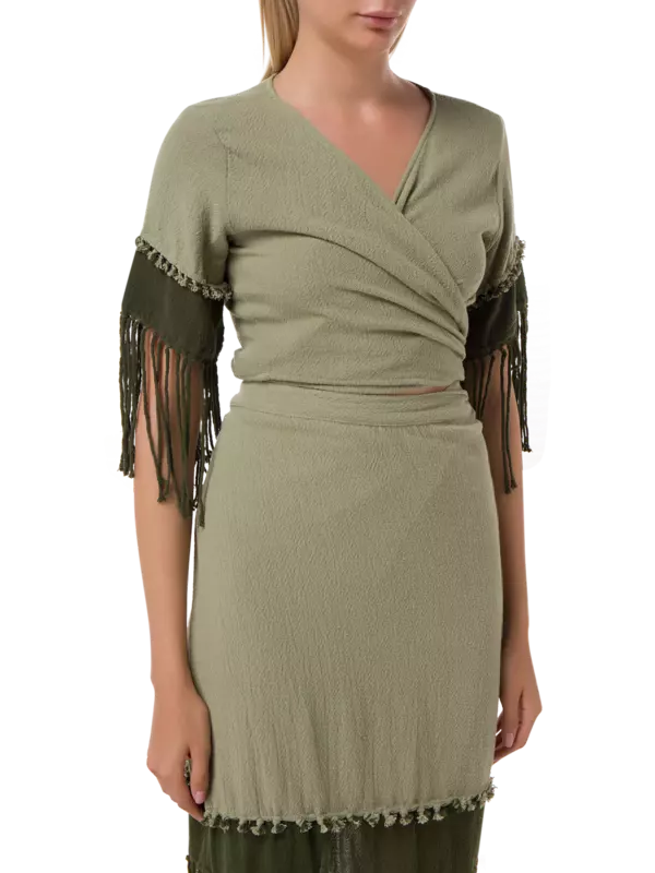 بلوزة أمارو بتصميم ملتف