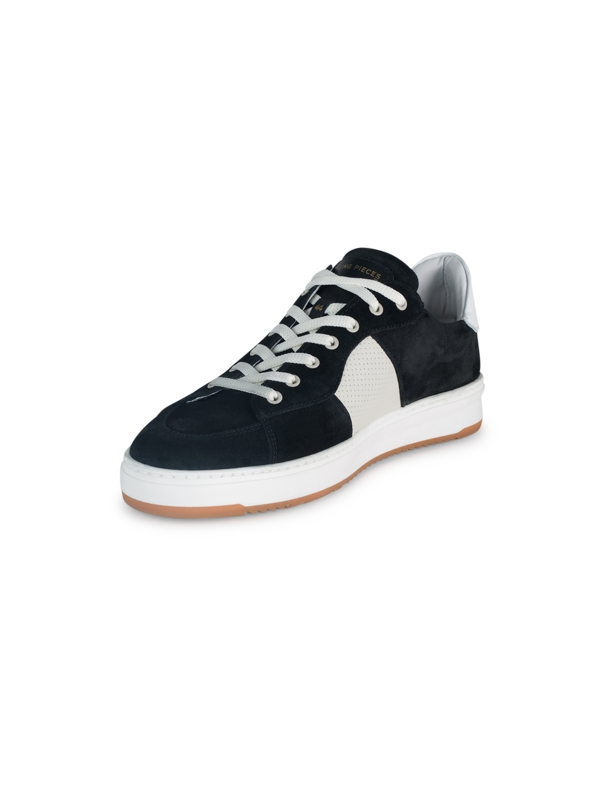 Court Strata Sneaker