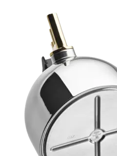 غلاية مياه بقاعدة من الستيل