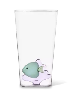 كوب مشروبات طويل مزين بتصميم أعشاب بحرية وردية وسمكة خضراء