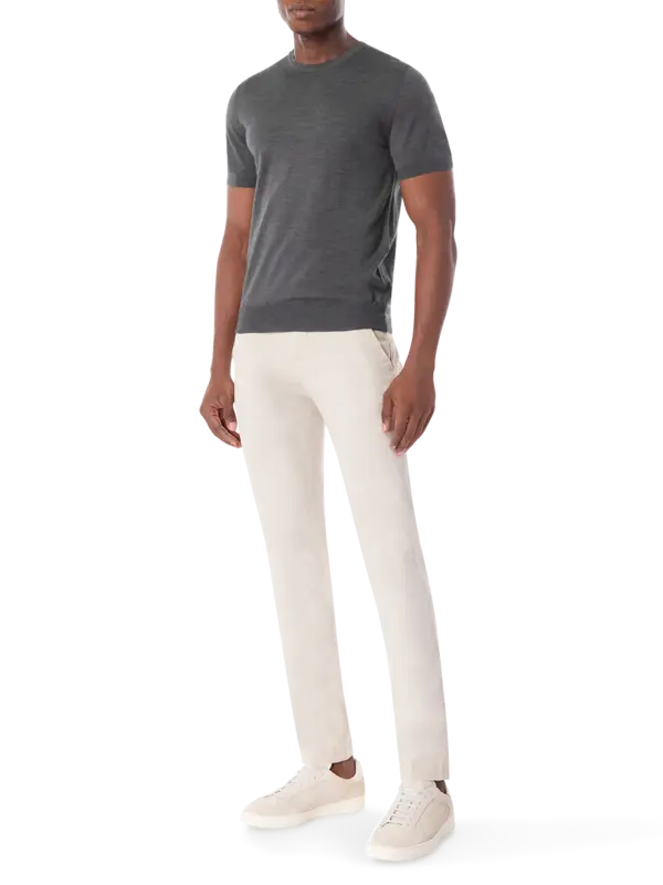 تيشرت كلاسيكي بقصة مريحة