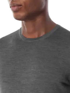 تيشرت كلاسيكي بقصة مريحة