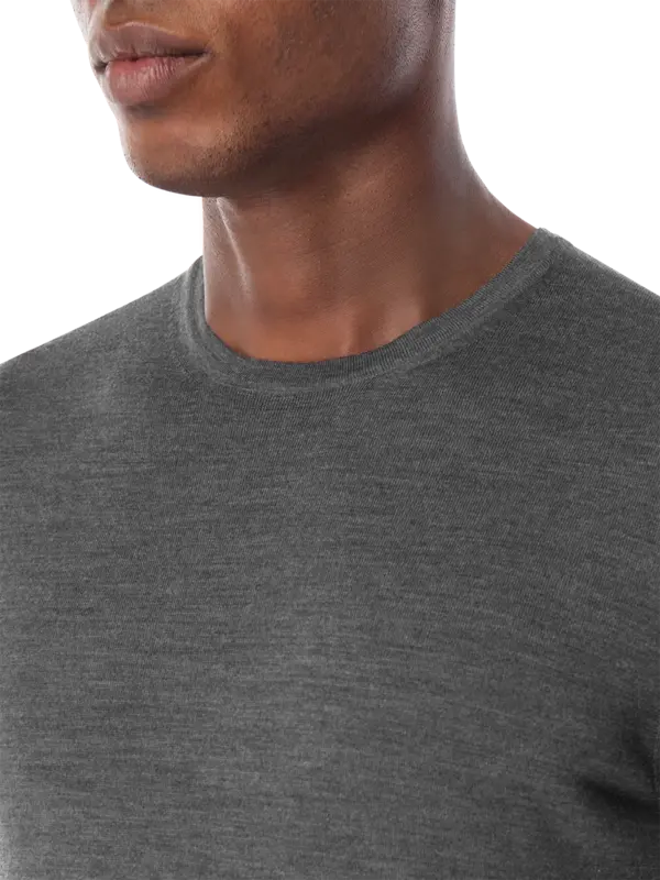 تيشرت كلاسيكي بقصة مريحة