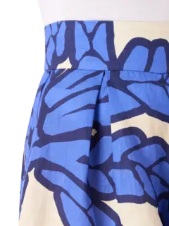 شورت كاناريو مزين بطبعة