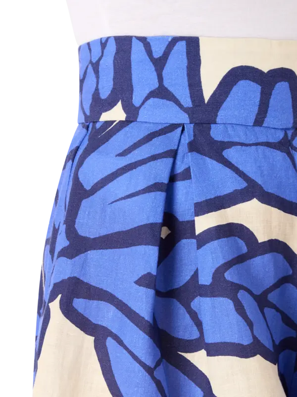 شورت كاناريو مزين بطبعة