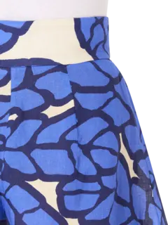 شورت كاناريو مزين بطبعة