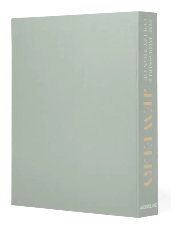 كتاب بعنوان "The Impossible Collection Of Jewelry"