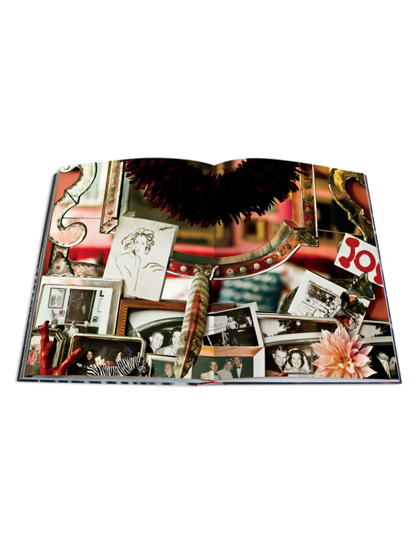 كتاب "The Big Book of Chic"