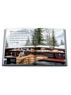 كتاب "Valentino At the Emperors Table"